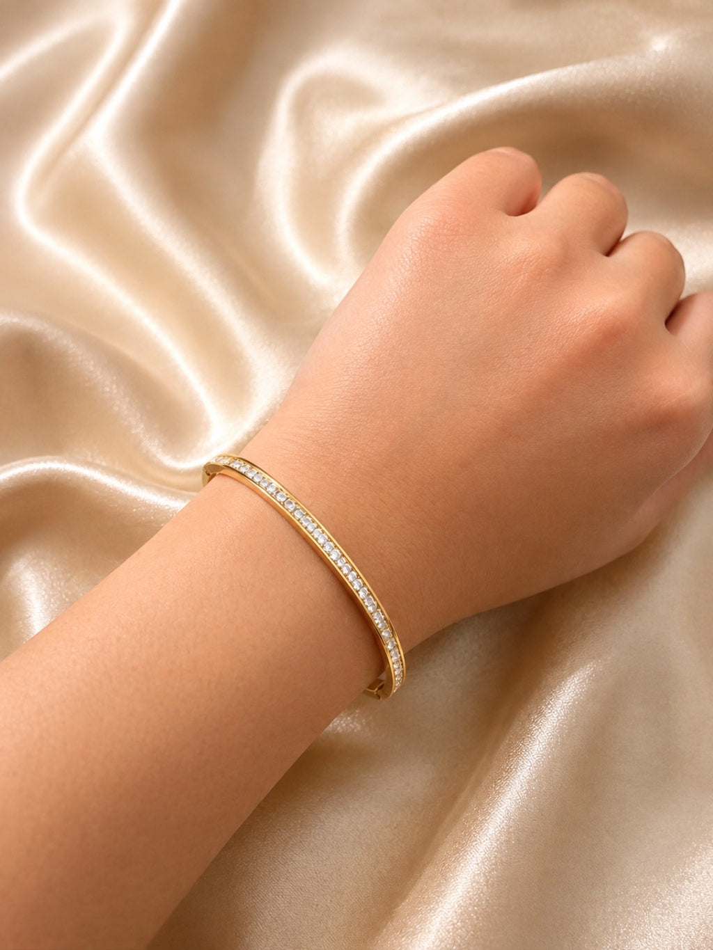 Elegant Bracelet – 14K Gold Plated ✨